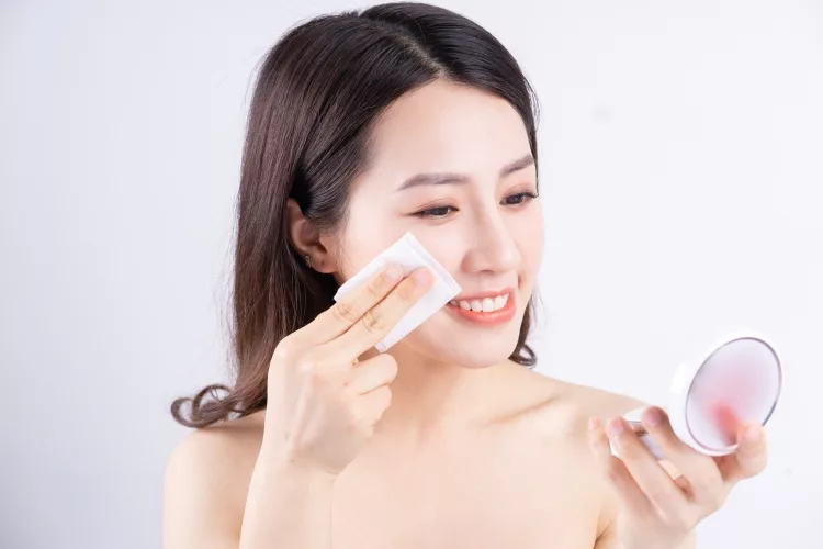 Top Korean Makeup Removers by Editors' Picks